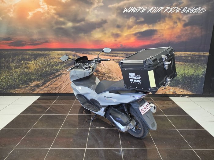 2024 Honda PCX125 SILVER