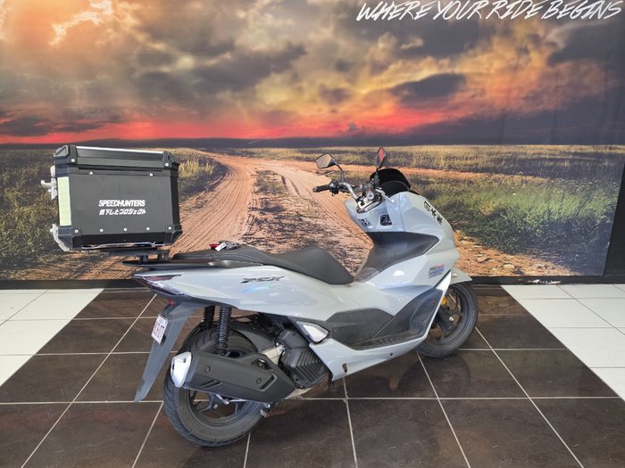 2024 Honda PCX125 SILVER