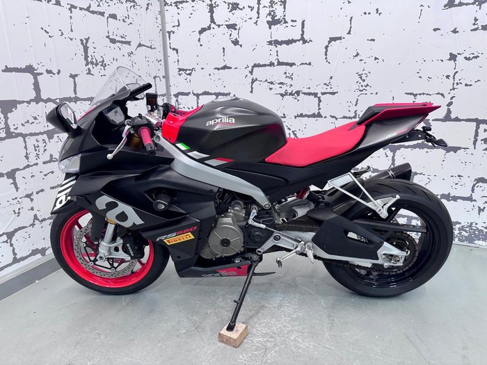 2021 Aprilia RS 660 RS Black
