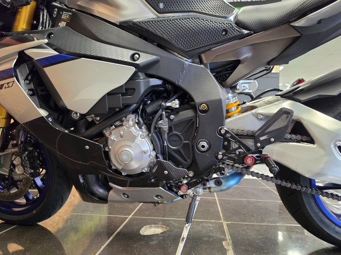 2015 Yamaha YZF-R1 M BLUE