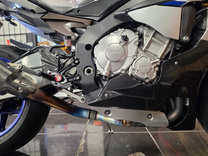 2015 Yamaha YZF-R1 M BLUE