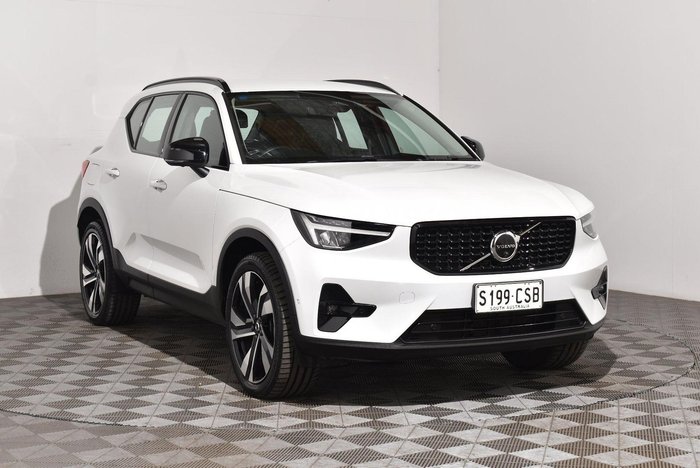 2022 Volvo XC40