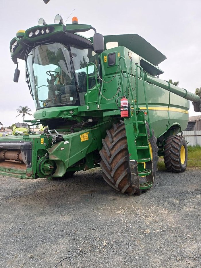 2017 John Deere S670