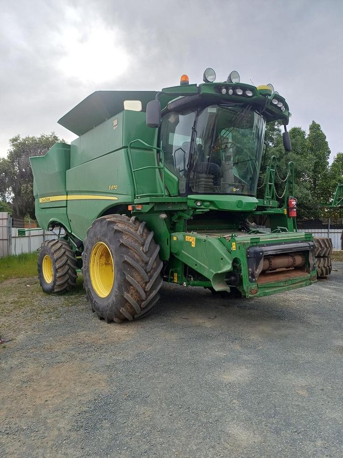 2017 John Deere S670
