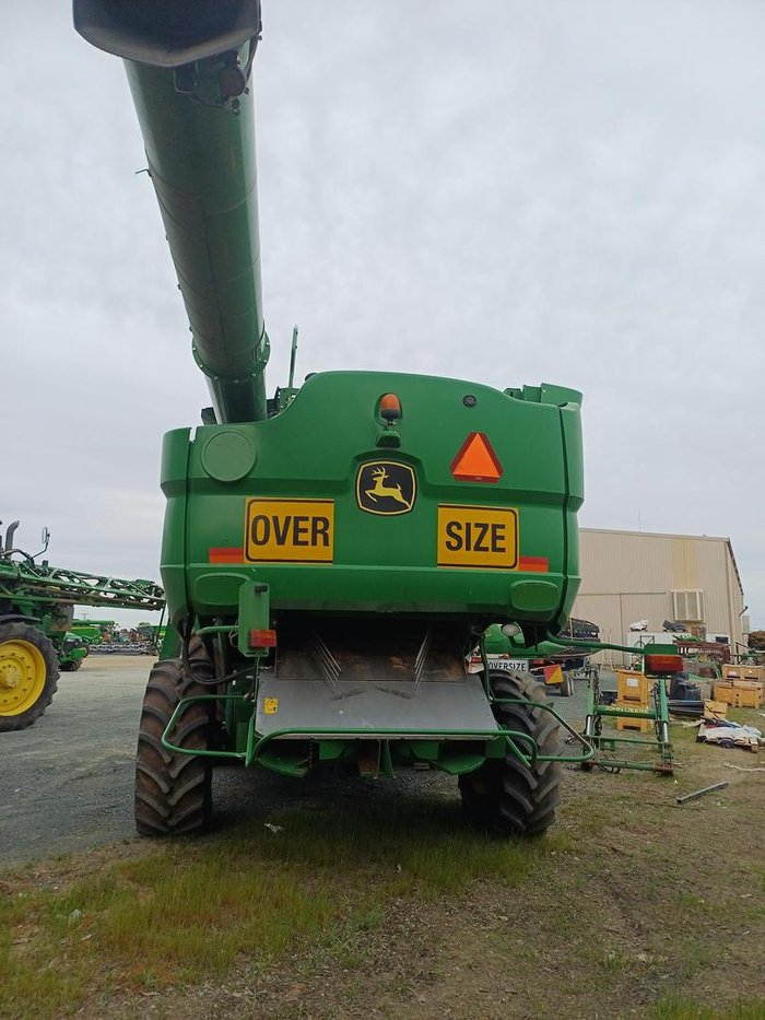 2017 John Deere S670