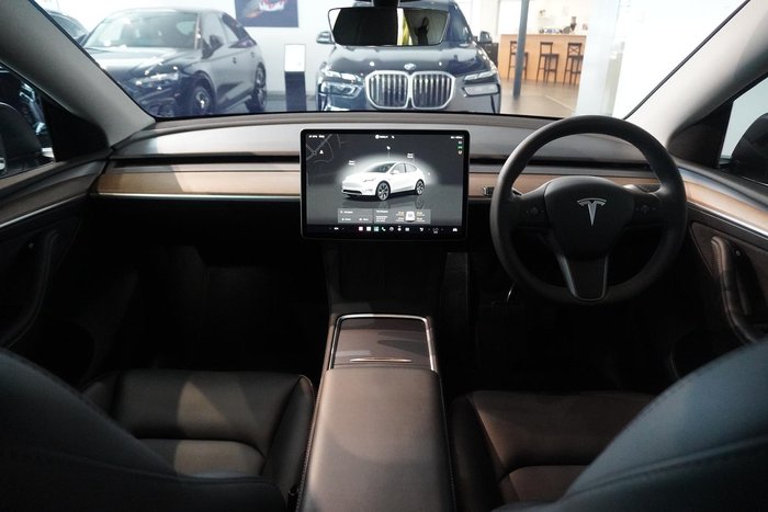 2024 Tesla Model Y Rear-Wheel Drive