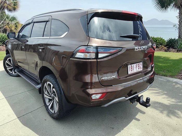 2022 Isuzu MU-X LS-T