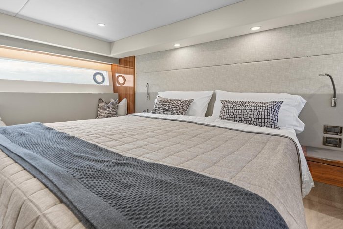 2022 Maritimo S55 Sedan Motor Yacht