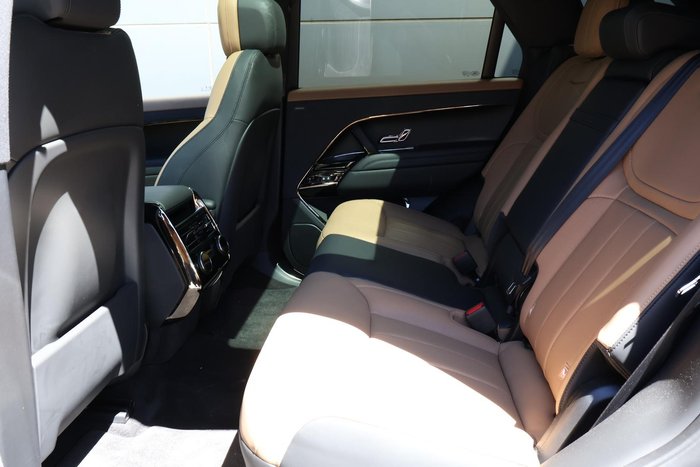 2026 Land Rover Range Rover Sport D300 Dynamic SE