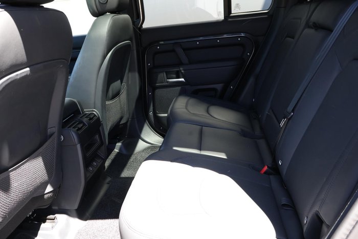 2025 Land Rover Defender 110 D350 X-Dynamic HSE