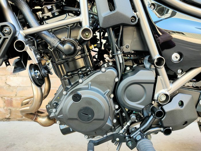 2026 KAWASAKI ELIMINATOR ROAD RED