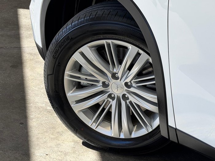 2024 Mitsubishi Outlander ES