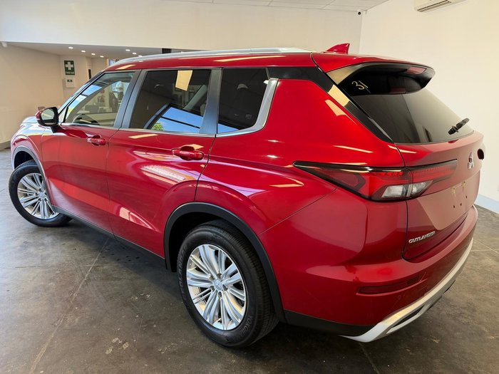 2024 Mitsubishi Outlander LS
