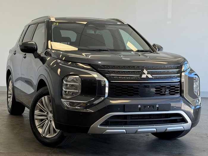2024 Mitsubishi Outlander LS