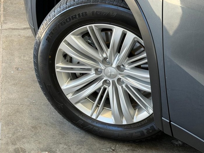 2024 Mitsubishi Outlander LS