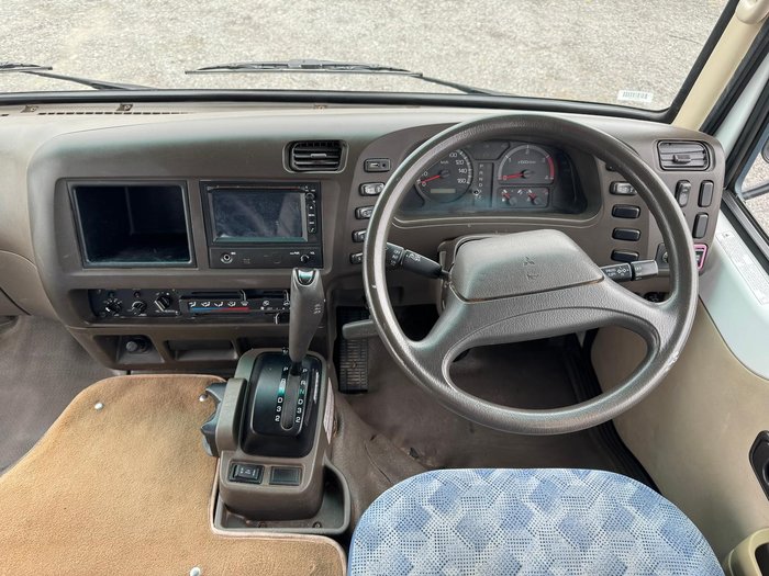 2017 Mitsubishi Rosa Deluxe