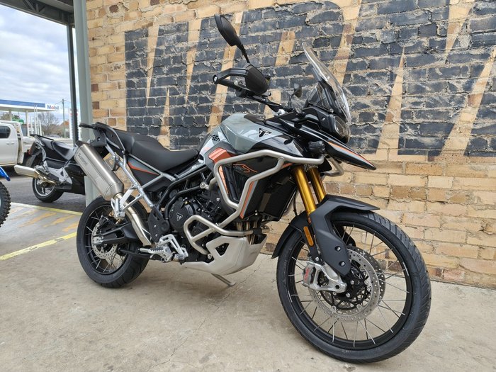 2027 TRIUMPH TIGER 900 DESERT EDITION ROAD GREY