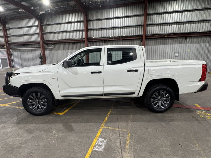 2024 Mitsubishi Triton GLX