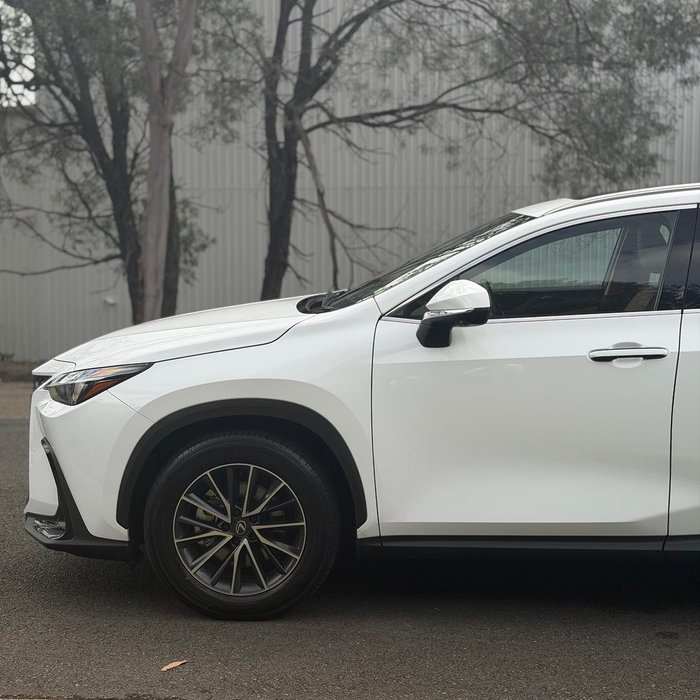 2026 Lexus NX 450h+ Luxury