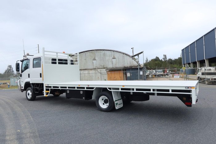 2017 Isuzu F Series FRR110-260