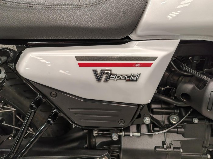 2025 Moto Guzzi V7 Special Special White