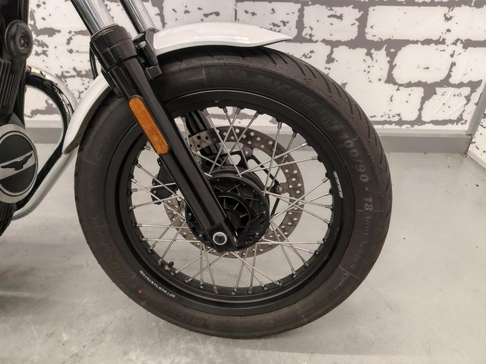 2025 Moto Guzzi V7 Special Special White