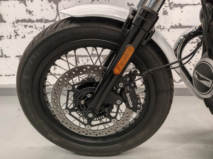 2025 Moto Guzzi V7 Special Special White