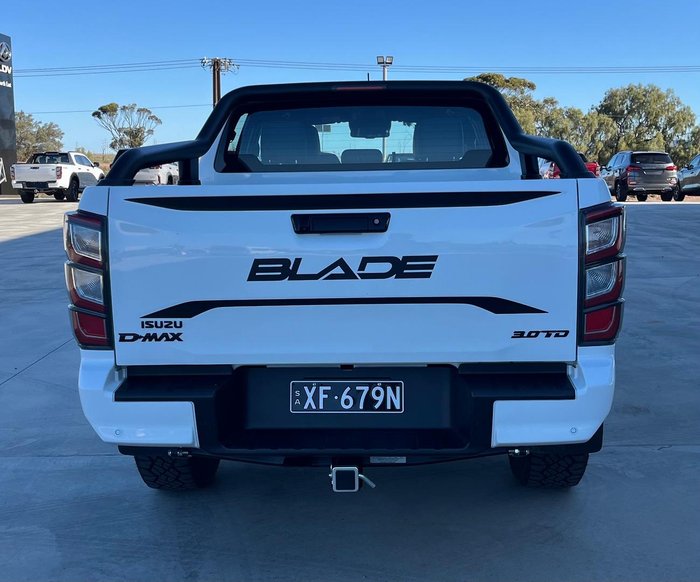 2025 Isuzu D-MAX BLADE