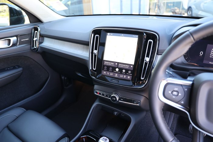 2026 Volvo XC40 Ultra B4 Dark
