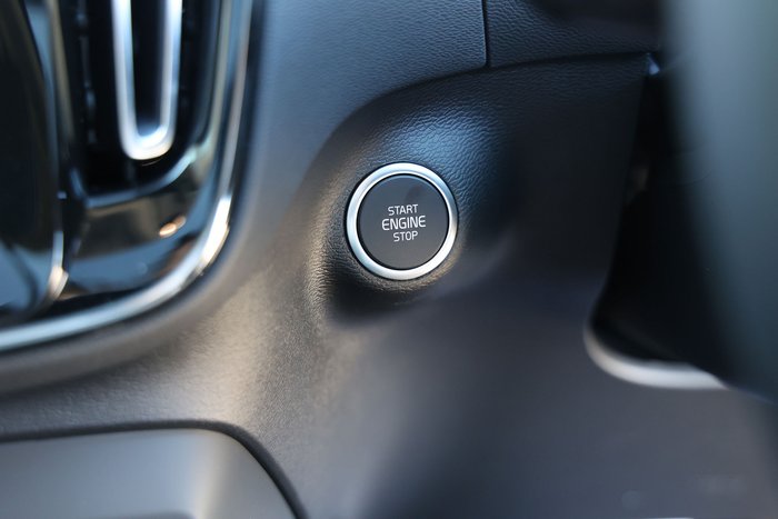 2026 Volvo XC40 Ultra B4 Dark