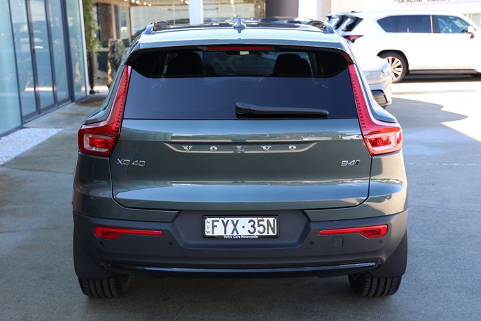 2026 Volvo XC40 Ultra B4 Dark