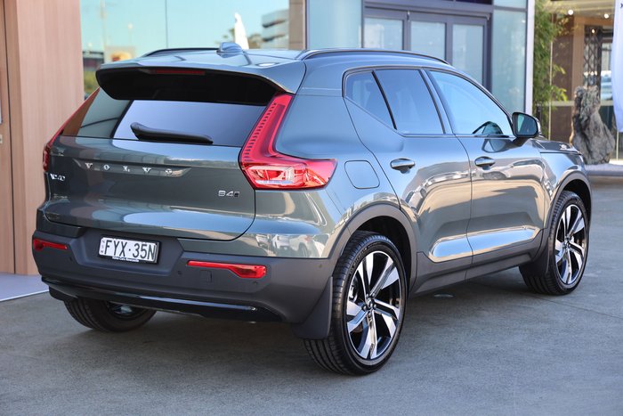 2026 Volvo XC40 Ultra B4 Dark