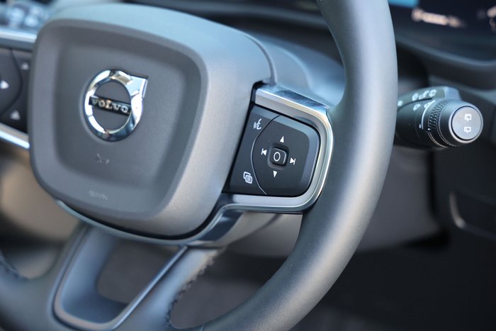 2026 Volvo XC40 Ultra B4 Dark