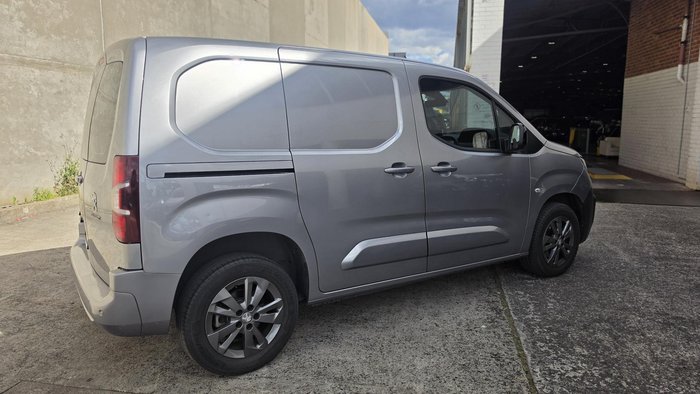 2023 Peugeot Partner Pro