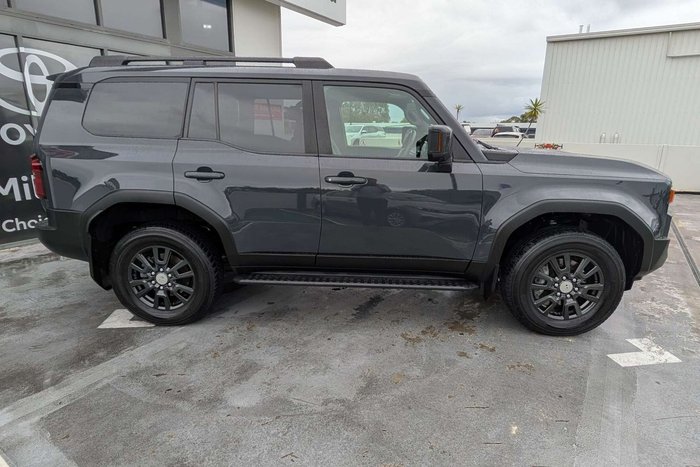 2024 Toyota Landcruiser Prado