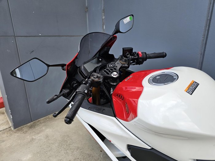 2026 Yamaha YZF-R3 70th Anniversary R3 White