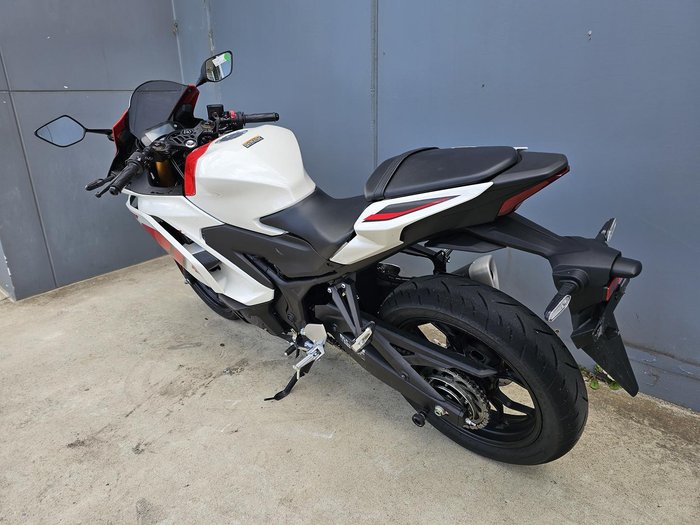 2026 Yamaha YZF-R3 70th Anniversary R3 White