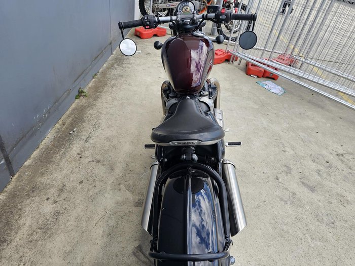 2018 Triumph Bonneville Bobber Bobber Burgundy