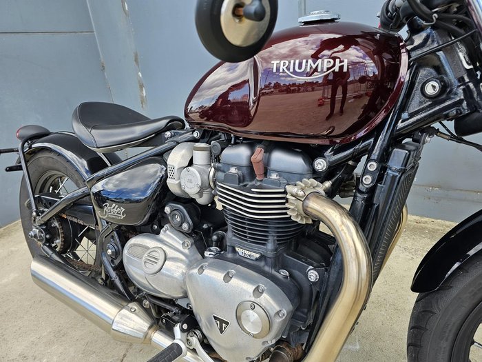 2018 Triumph Bonneville Bobber Bobber Burgundy