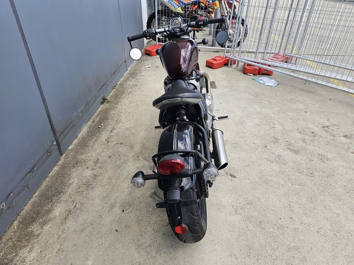 2018 Triumph Bonneville Bobber Bobber Burgundy