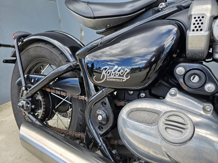 2018 Triumph Bonneville Bobber Bobber Burgundy