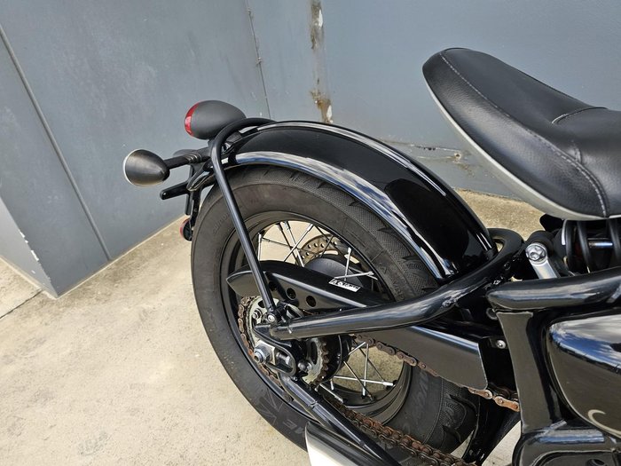 2018 Triumph Bonneville Bobber Bobber Burgundy