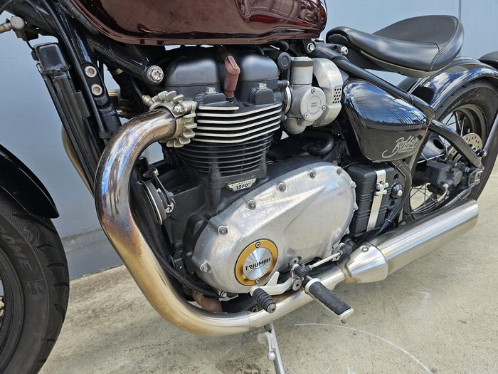 2018 Triumph Bonneville Bobber Bobber Burgundy