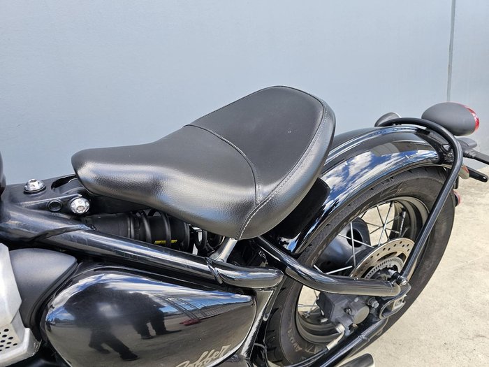 2018 Triumph Bonneville Bobber Bobber Burgundy