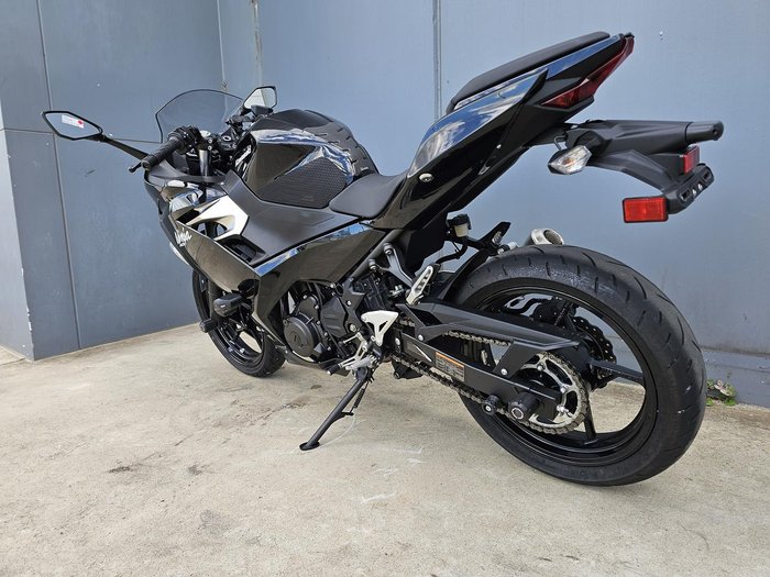 2021 Kawasaki Ninja 400 (EX400G) Ninja Grey