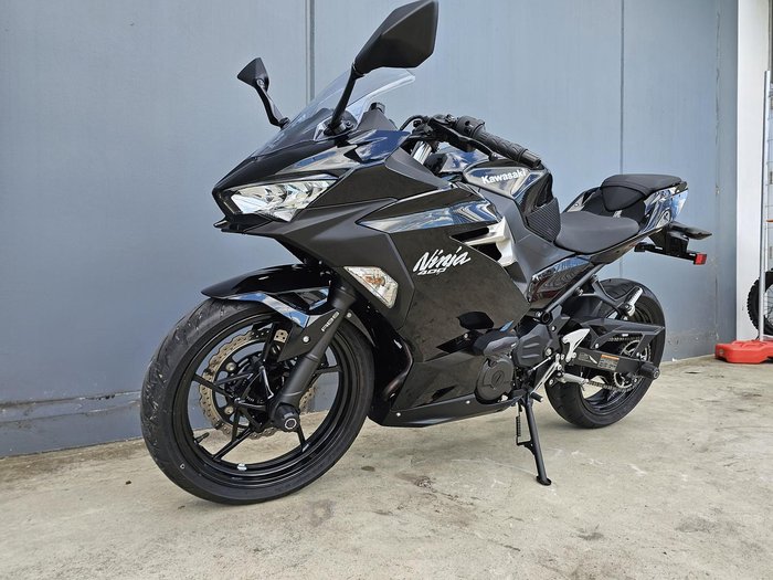 2021 Kawasaki Ninja 400 (EX400G) Ninja Grey