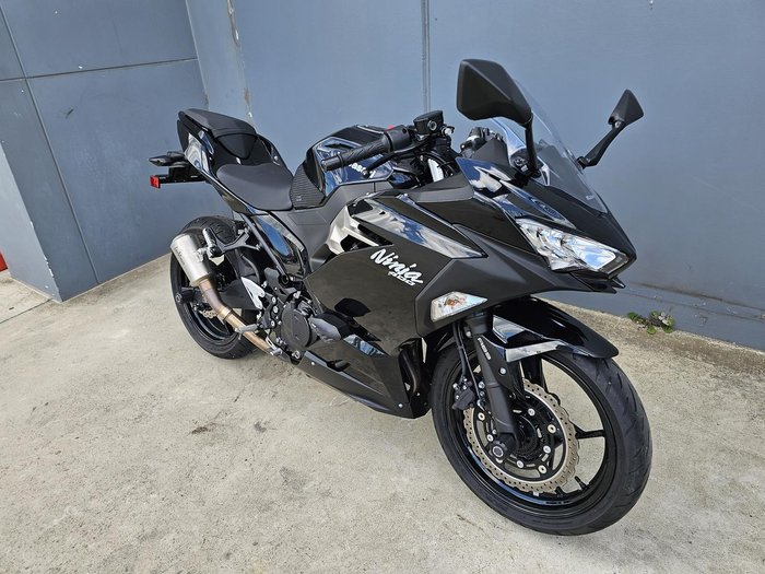 2021 Kawasaki Ninja 400 (EX400G) Ninja Grey