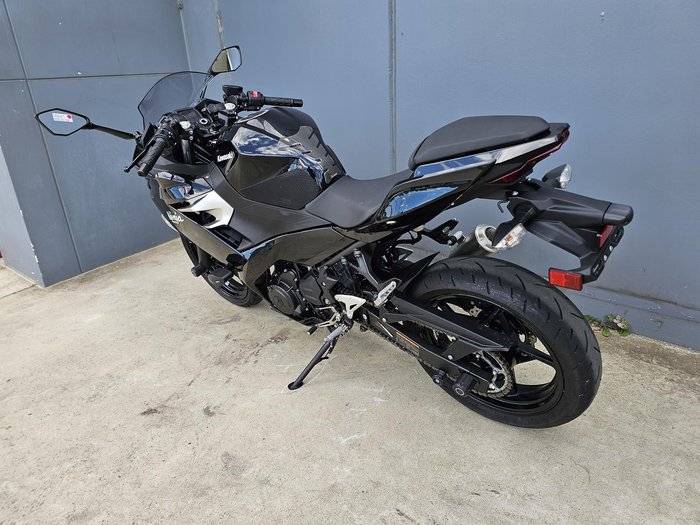 2021 Kawasaki Ninja 400 (EX400G) Ninja Grey