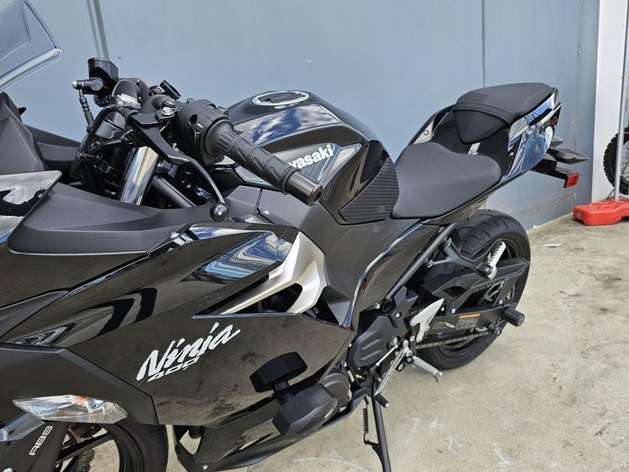 2021 Kawasaki Ninja 400 (EX400G) Ninja Grey