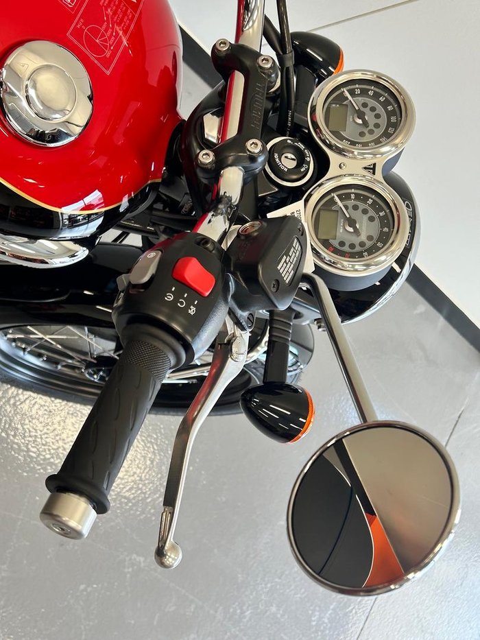 2026 Triumph Bonneville T100 (900cc) Bonneville Black